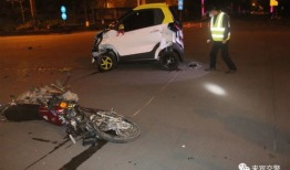 撞车视频,行车记录仪记录下惊险一幕